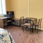 Ariadna Elegant Appartment Downtown